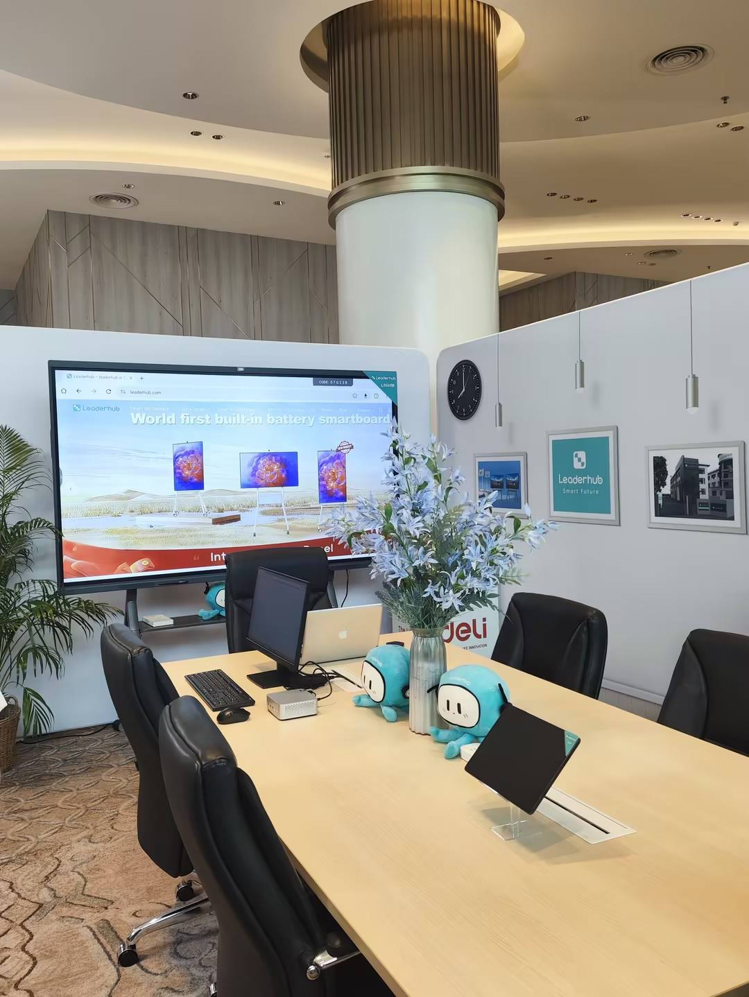 Smart board calibration process on interactive display